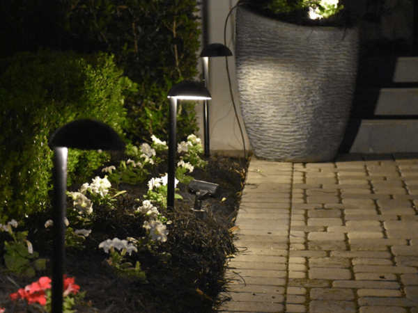 F9020 Miami Path Light Application Photo