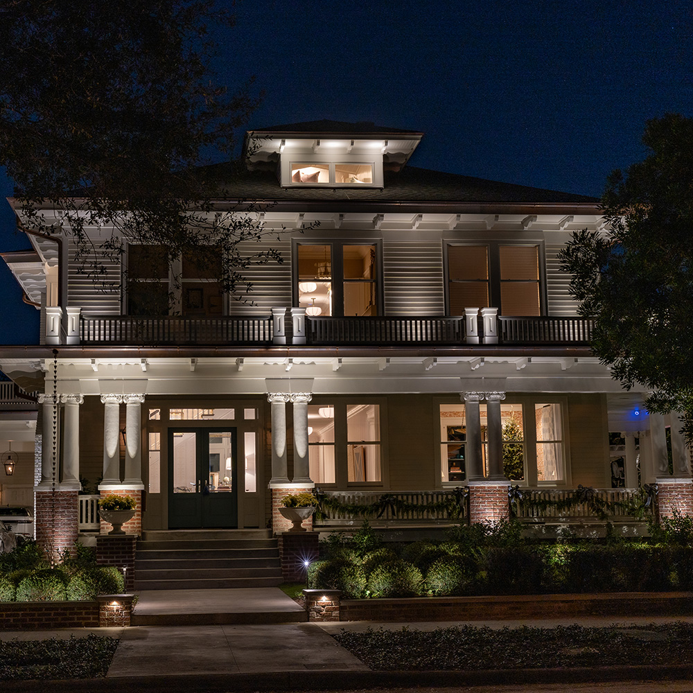 S1H Saturn Halo used for patio downlighting and blue accent lighting